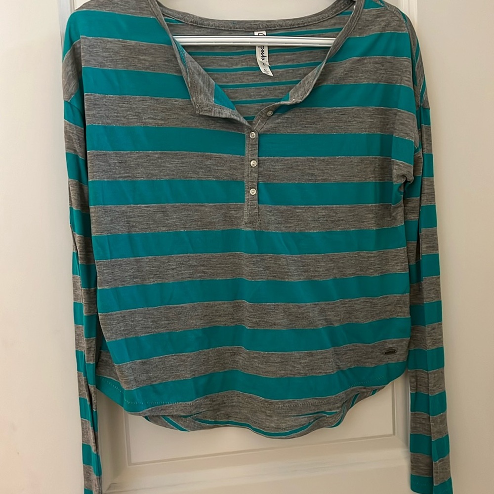 Areopostale striped medium long sleeve shirt